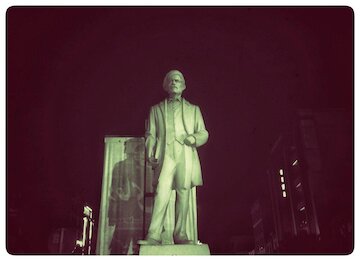 تکلیف مجسمه «جلال» مشخص شد